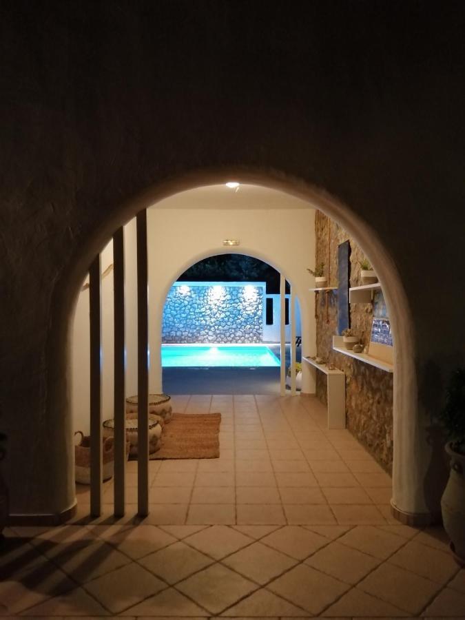 Mouras Resort Livadi  Eksteriør bilde